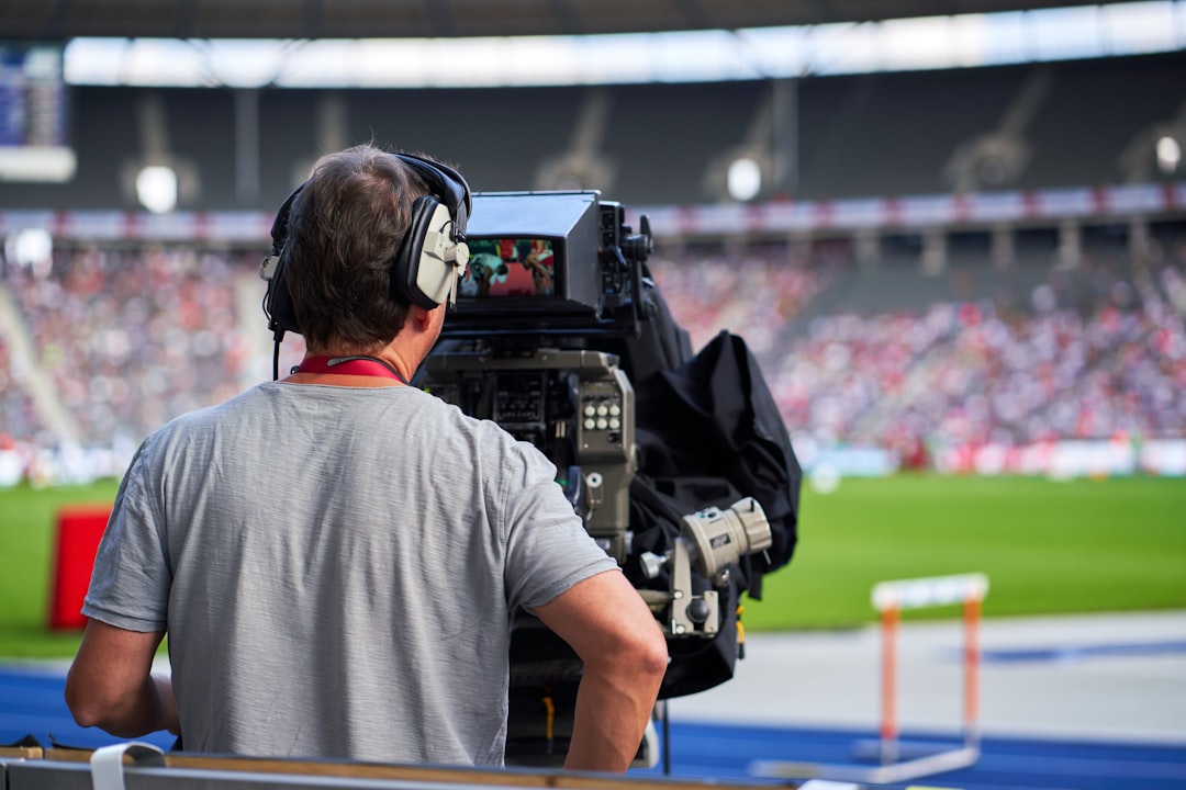 Sam van Royen: zoon Heleen van Royen en Ziggo Sport-verslaggever