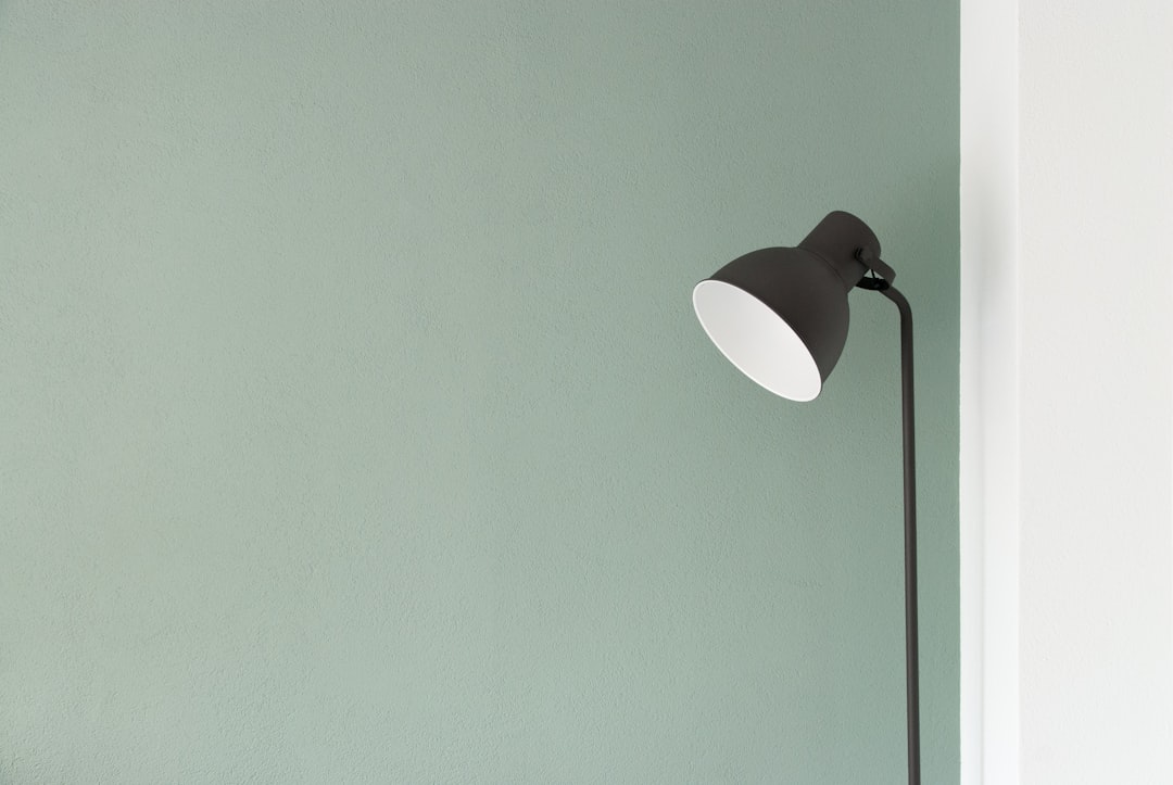 Welke kleur op de muur voor warme aardetinten in 2026