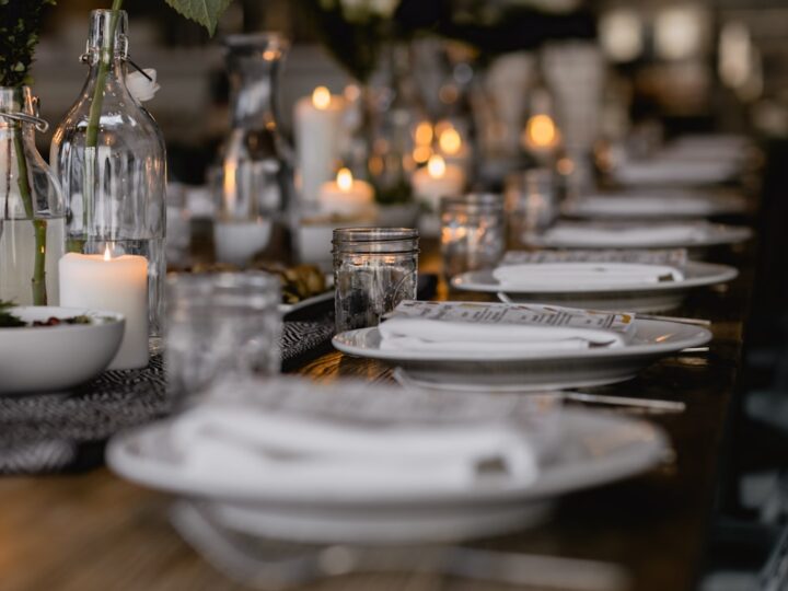Eettafel styling tips voor een sfeervolle en functionele eetkamer