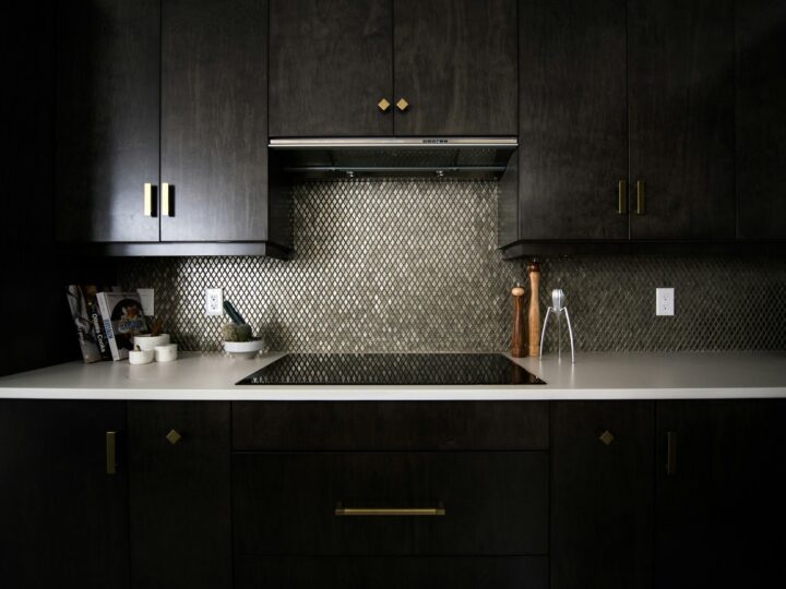 Kalkverf op de muur: waarom limewash je keuken een vintage look geeft