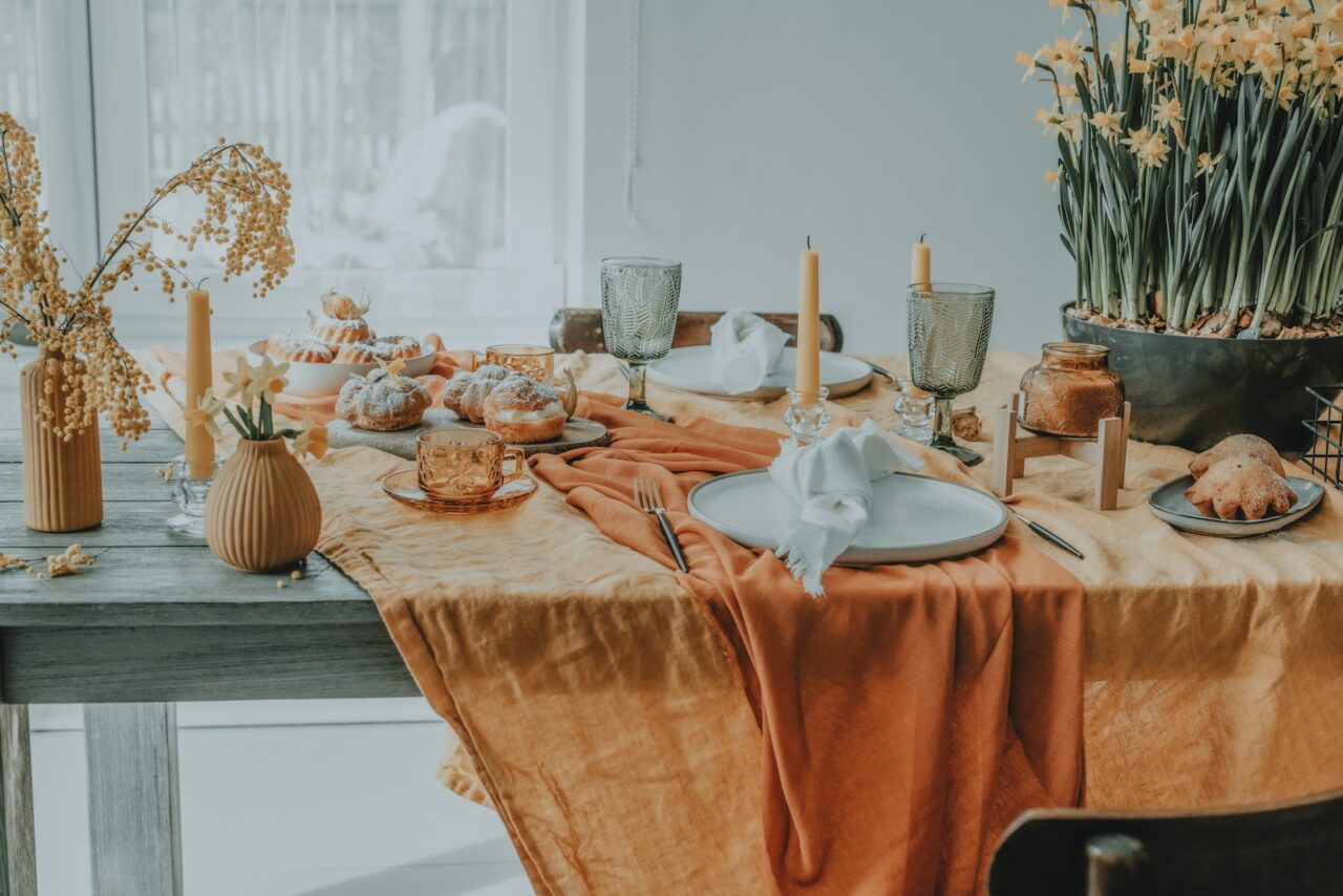 Oranje in je herfstdecoratie: zo wordt het warm en niet goedkoop