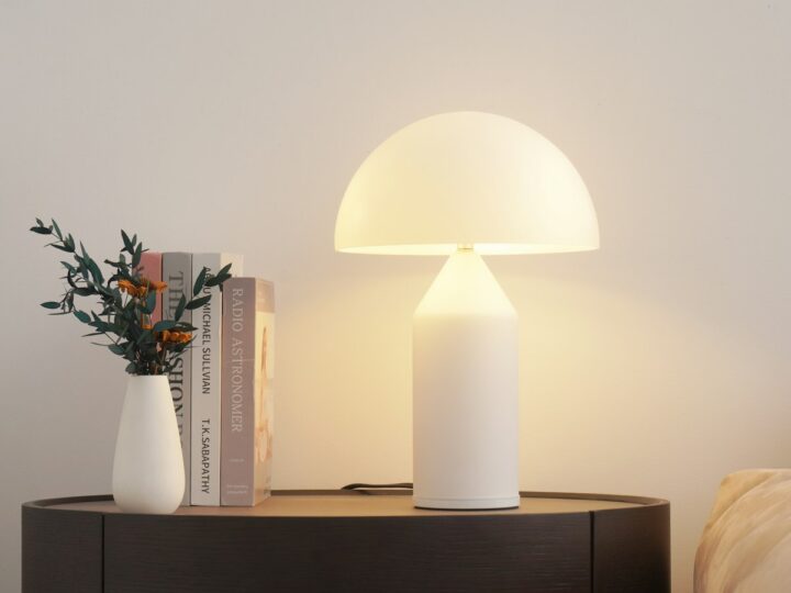 Marmeren lamp als blikvanger: waarom deze tafellamp overal opduikt